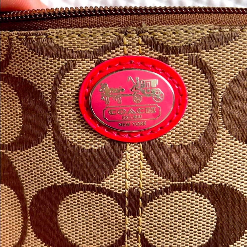 Coach Wristlet-Spring/Summer - Picture 3 of 5
